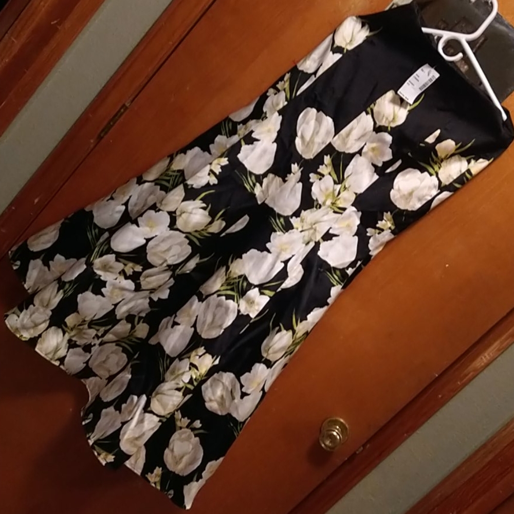 Dress - Picture 2 of 3